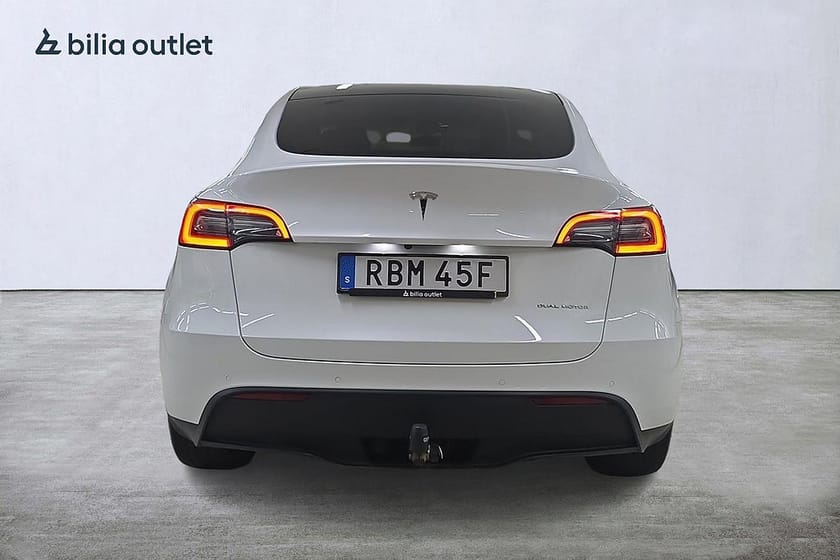Bild 5 av Tesla Model Y Long Range AWD Dragkrok Backkamera Panorama Moms