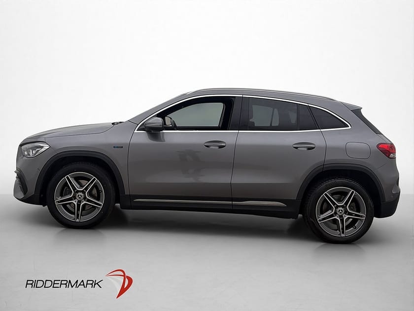 Bild 4 av Mercedes-Benz GLA 250 e AMG MOMS Värm Wide Kamera Navi