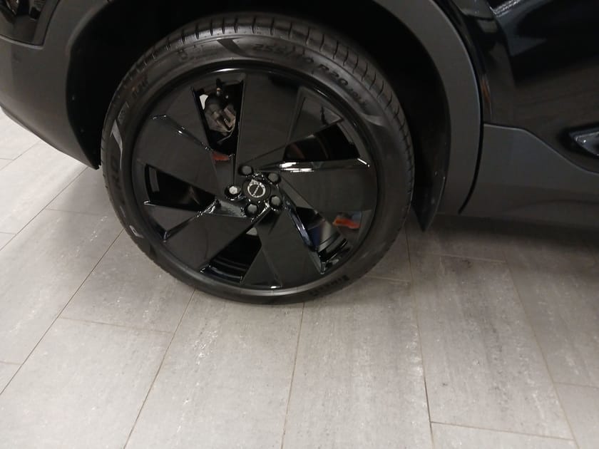 Bild 5 av Volvo EX40 Single Motor Extended Range M R Ultra Black Edt//360-kamera//