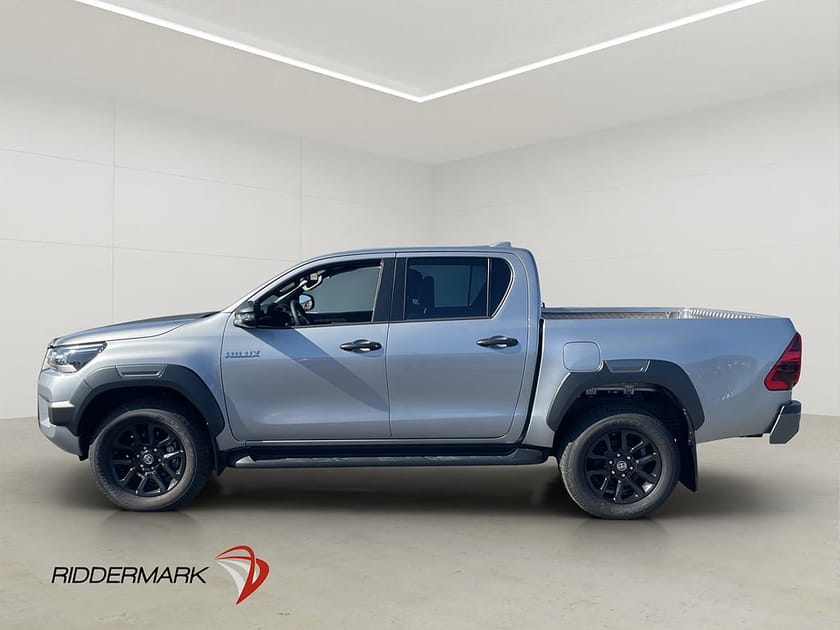 Bild 4 av Toyota Hilux Dubbelhytt Invincible 2.8 MHEV 4WD Drag B-Kamera Diff Moms