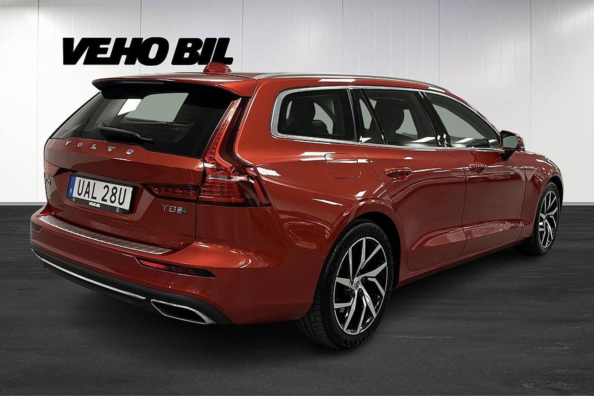 Volvo V60 T8 Twin Engine AWD Inscription 2020, bild 3/10