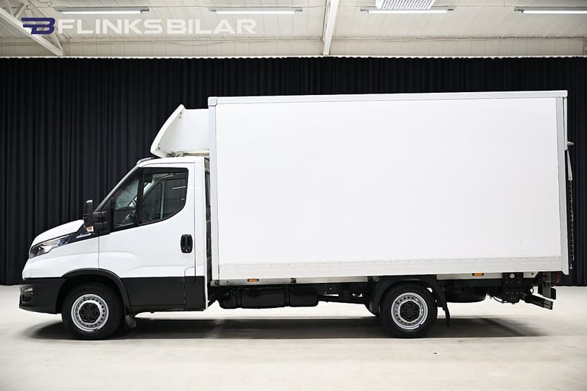 Bild 2 av Iveco Daily 35-140 Chassi Cab 136HK Automat|Volymskåp|Bakgavellyft|Sidodörr|Leasbar