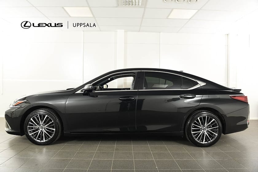 Bild 3 av Lexus ES 300h 2.5  Limited Edition Taklucka Navi Backkamera