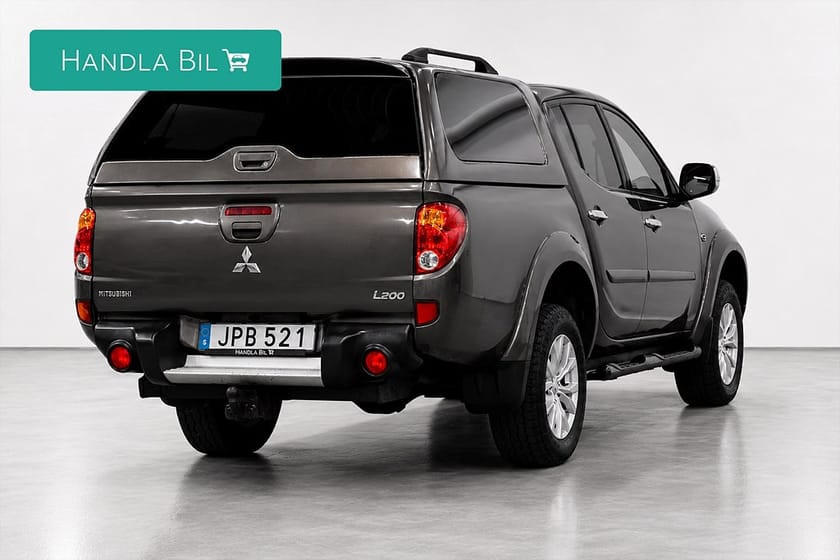 Bild 5 av Mitsubishi L200 Dubbelhytt 2.5 4x4 Aut Kåpa Skinn Drag Kam-Bytt Moms 178hk