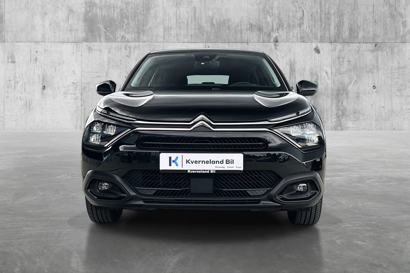 Bilde 2 av Citroën ë-C4 SHINE/ACC/RYGGEKAMERA/SKINN/EL.SETER/HEADUP/352KM