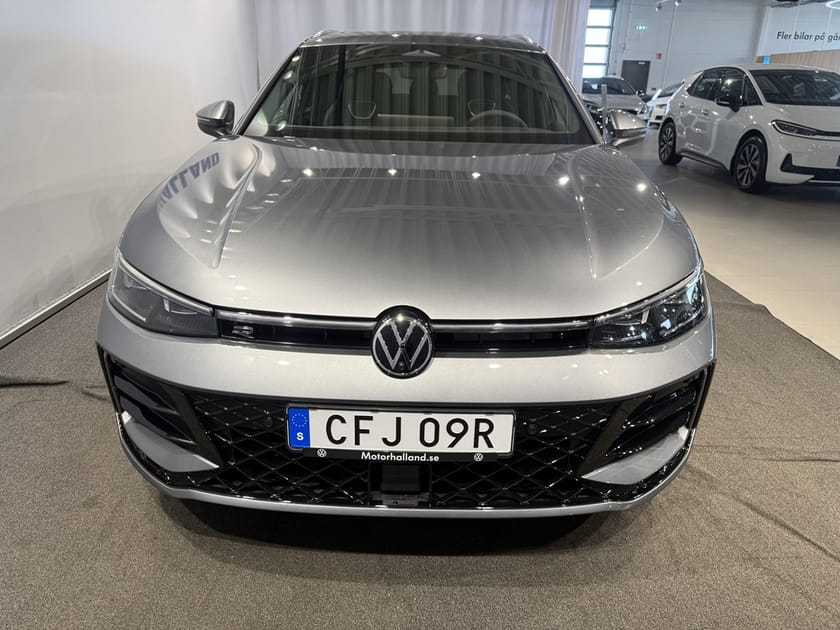 Bild 3 av Volkswagen Passat Variant eHybrid 272 DSG6 R-LINE