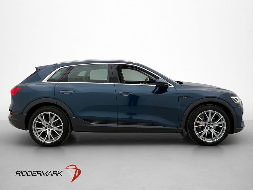 Bild 5 av Audi e-tron 55 quattro Pano Drag Skinn HUD Kamera Navi