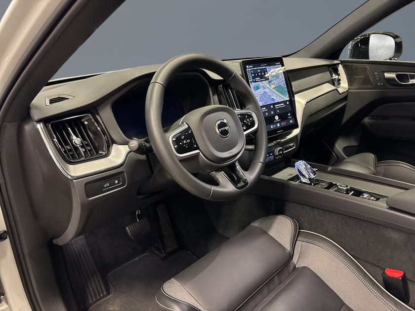 Bild 5 av Volvo XC60 T8 AWD Plus Black Nordic Edition//360-kamera//Dragkrok//
