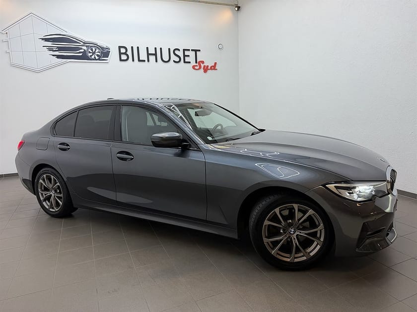 Bild 2 av BMW 320d xDrive Sedan 320 190hk Sport line Navi/Krok/Carplay/rattvärme