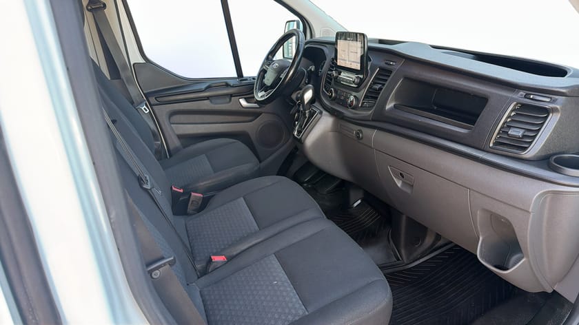 Bild 3 av Ford Transit Custom 300 L2 2,0L 130hk /Carplay / Värmare / Blackstone lås