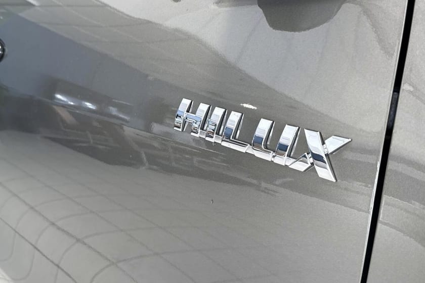Bilde 4 av Toyota Hilux Dobbelcab 2.8D 204HK 4WD SR+, Hengerfeste, Led bar.