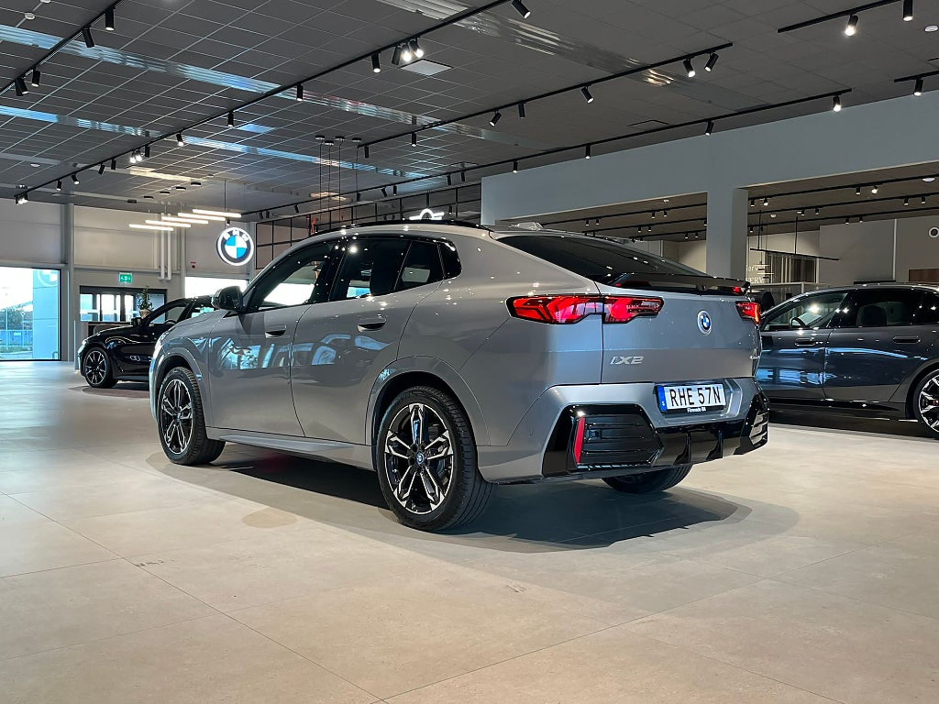 BMW iX2 eDrive20 M Sport 2025, photo 6/10