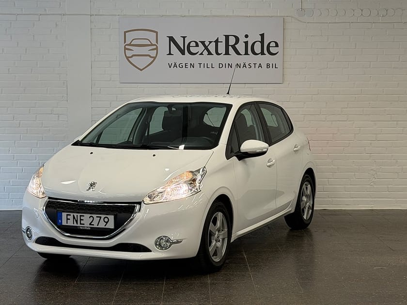 Bild 2 av Peugeot 208 5-dörrar 1.2 VTi 82 Euro 5 | SoV-hjul | 5300 mil |