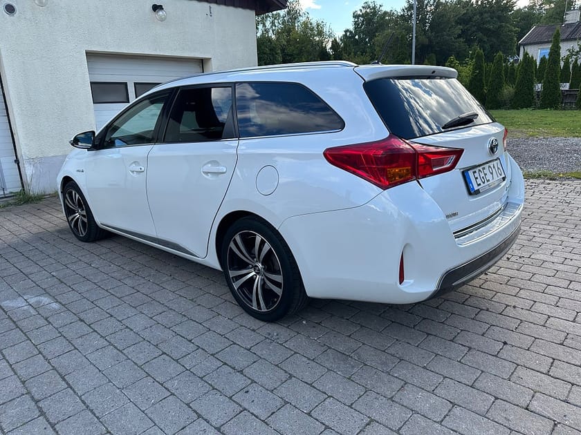 Bild 3 av Toyota Auris Touring Sports Hybrid e-CVT Edition 50 Euro 5