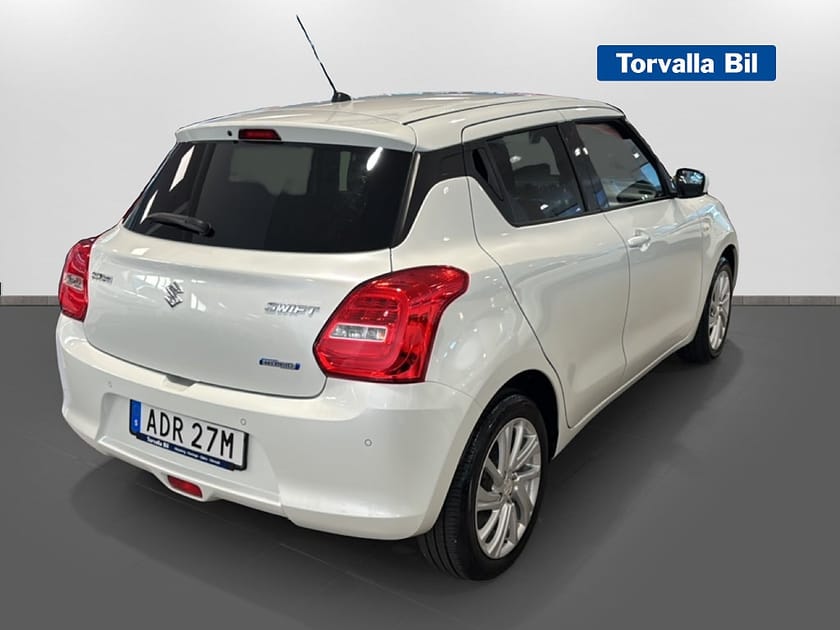 Bild 4 av Suzuki Swift Hybrid Select 83hk Automat Vit metallic Carplay Kamera