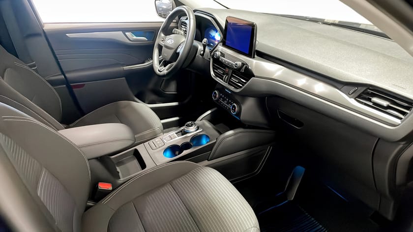 Bild 3 av Ford Kuga Plug-In Hybrid 2.5 FWD 225HK Titanium B-Kamera