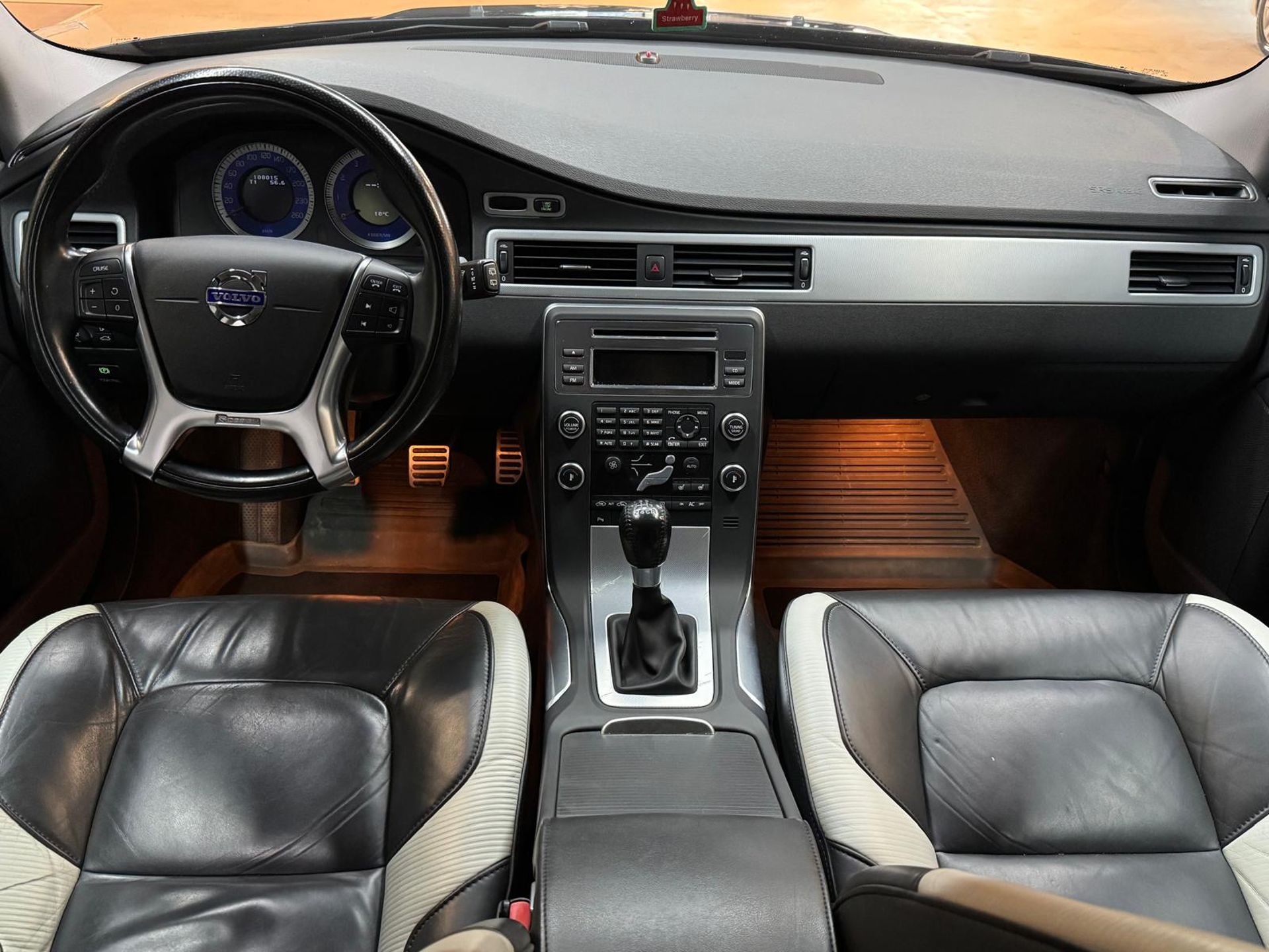 Volvo V70 2.5FT 2011, kuva 6/10