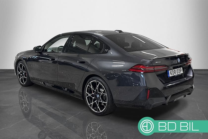 Bild 2 av BMW 550e xDrive Sedan M-sport HUD 360 KAMERA KAMPANJ 3,95% RÄNTA