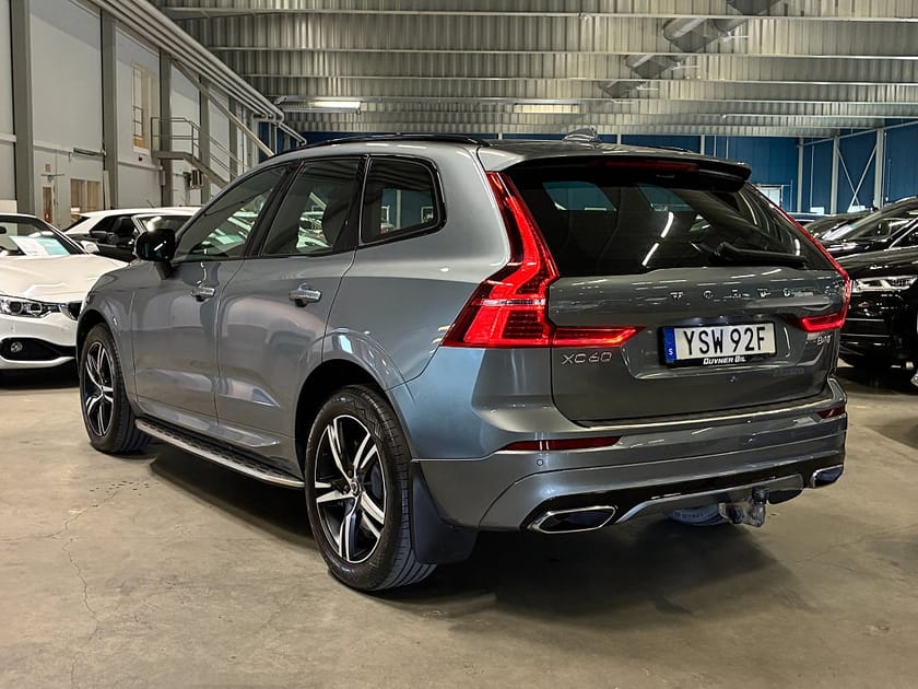 Bild 5 av Volvo XC60 B4 AWD Aut R-Design | LED | Sidestep | Drag | Värmare