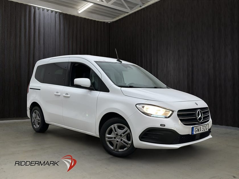 Bild 1 av Mercedes-Benz T 180 Style M/K-Värmare B-Kamera CARPLAY Moms