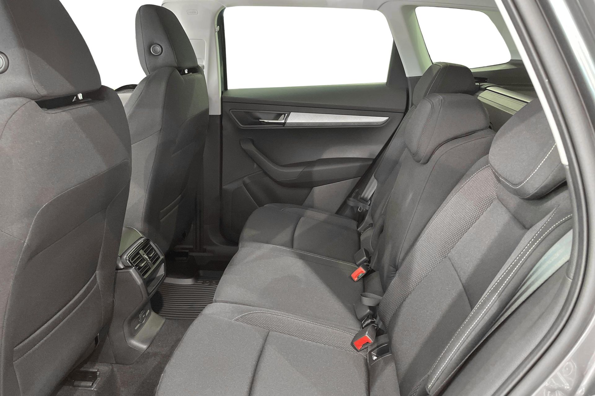 Skoda Karoq Selection 1,5 TSI 2027, bild 7/8