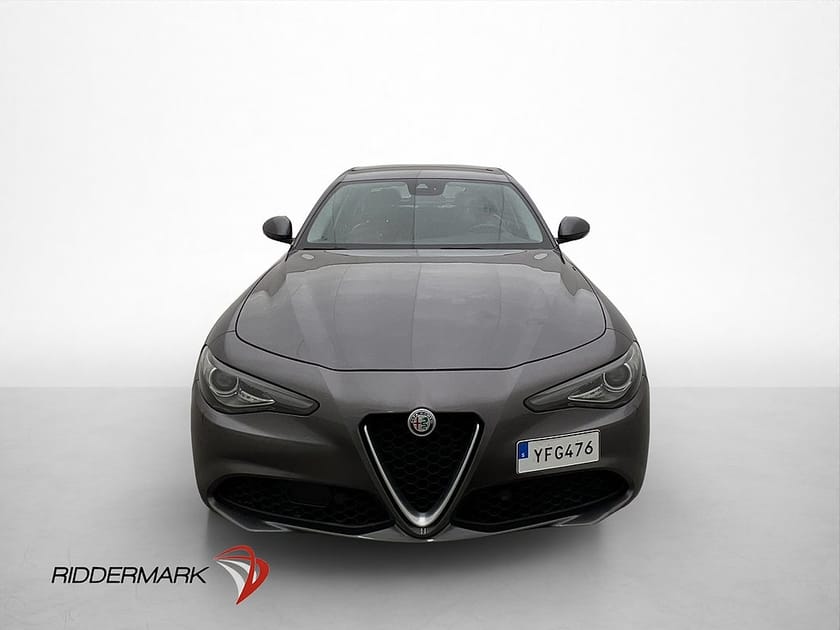 Bild 2 av Alfa Romeo Giulia 2.2 JTD 180hk Super Navi Sensorer Elstol