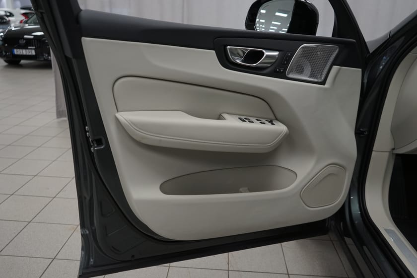Bild 5 av Volvo XC60 T6 Plus Dark Nordic Edition | Ventilerat nappaläder | Ryggmassage framstolar |