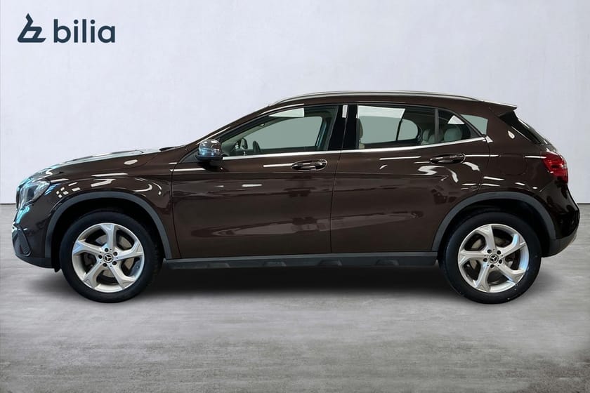Bild 2 av Mercedes-Benz GLA 220 4MATIC 7G-DCT