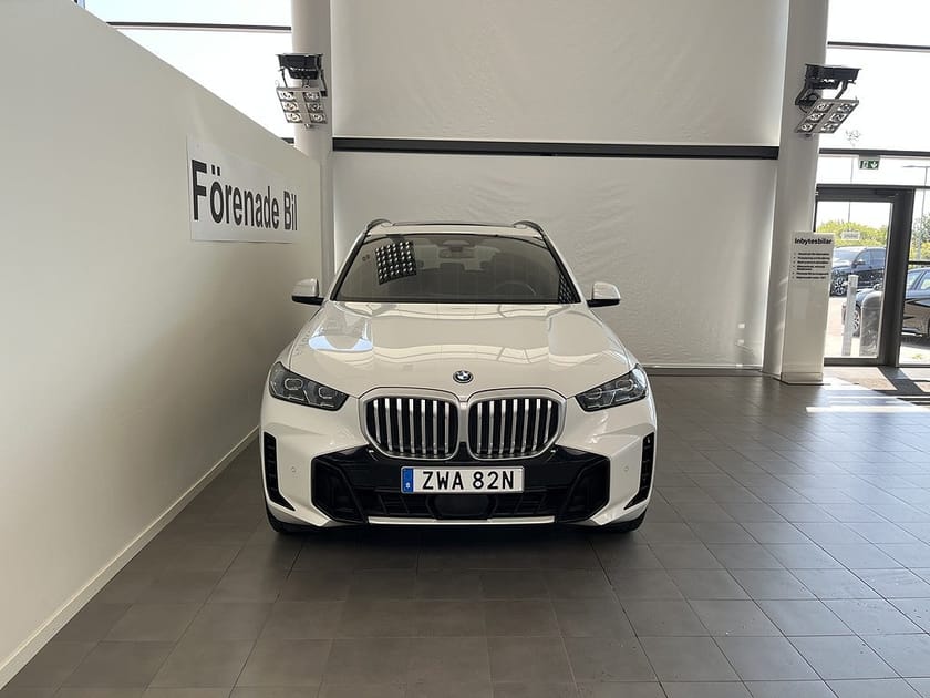 Bild 2 av BMW X5 xDrive50e 2,95%ränta M Sport 22" Innovation H/K Drag