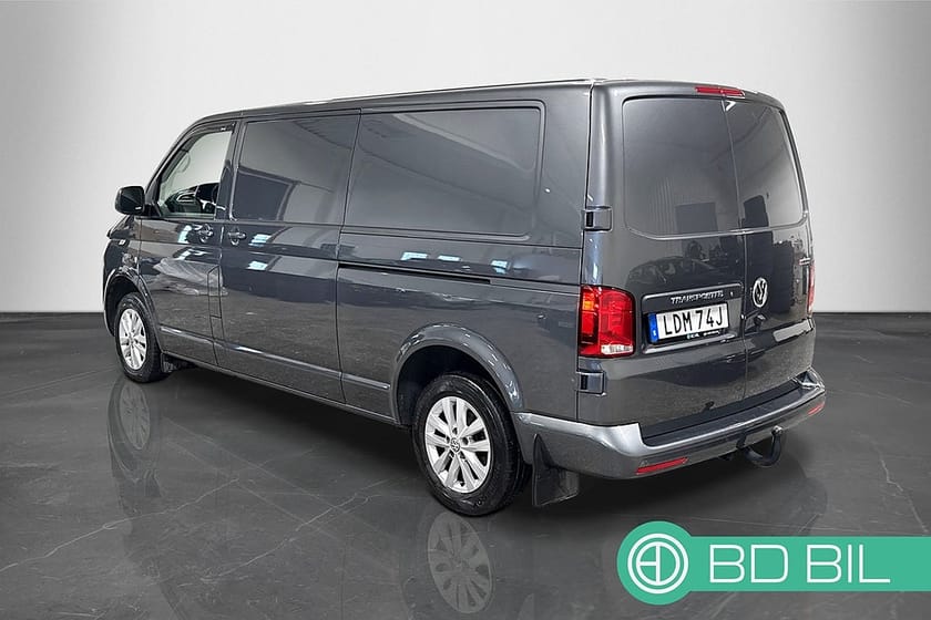 Bild 4 av Volkswagen Transporter TDI 4MOTION LÅNG HJULBAS COCKPIT DUBBELDÖRR FJÄRRVÄRME