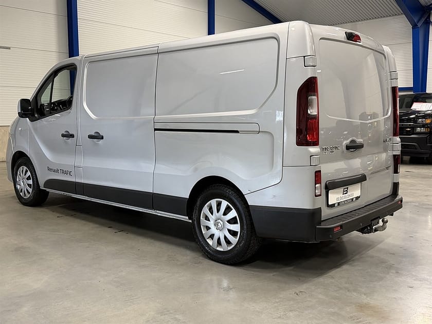 Bild 5 av Renault Trafic Skåpbil 2.0 dCi 145 HK EDC / Dubbla S-dörrar / Drag /