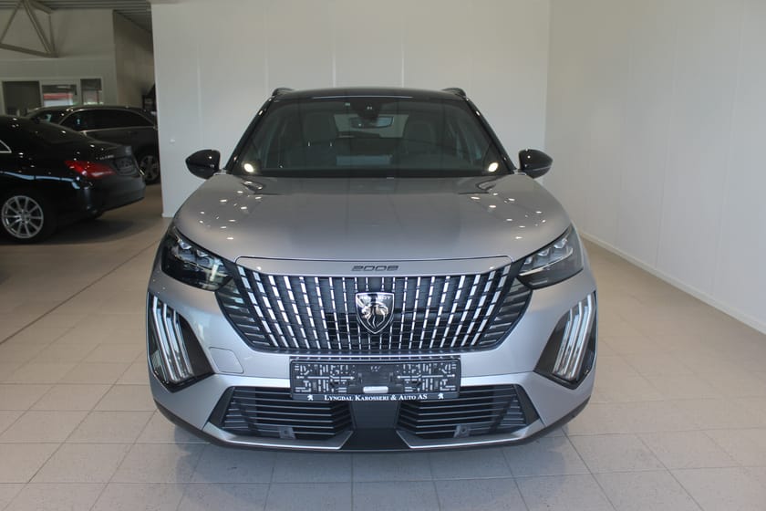 Bilde 2 av Peugeot e-2008 GT 156hk