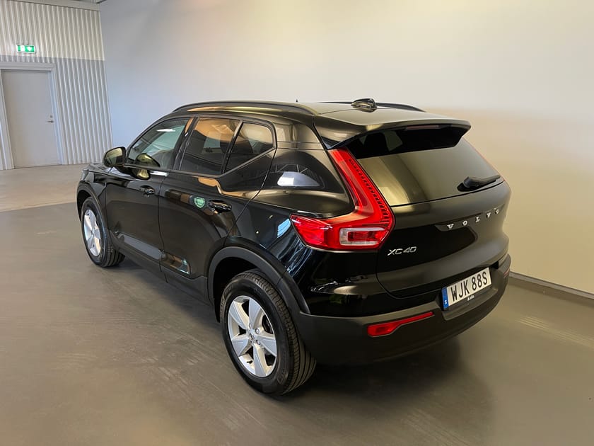 Bild 4 av Volvo XC40 T2 FWD Momentum Core / Navigation / Tonade rutor /