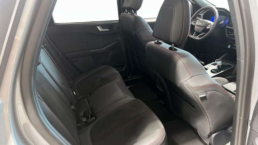 Bild 5 av Ford Kuga Hybrid AWD 2.5 ELHYBRID 183HK ST-Line X Panorama/Matrix