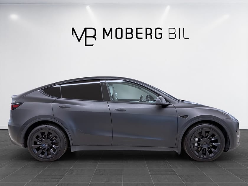 Bild 4 av Tesla Model Y Long Range AWD 514hk Helg på Moberg! Pano Läder B-Kamera
