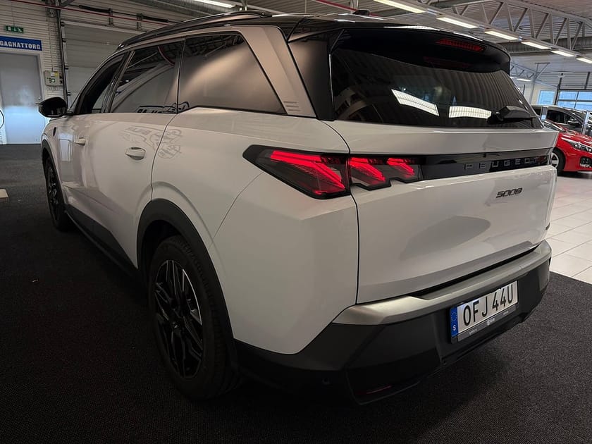 Bild 5 av Peugeot 5008 Hybrid 145