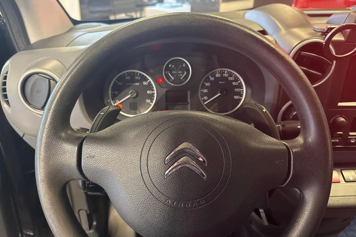 picture of a car