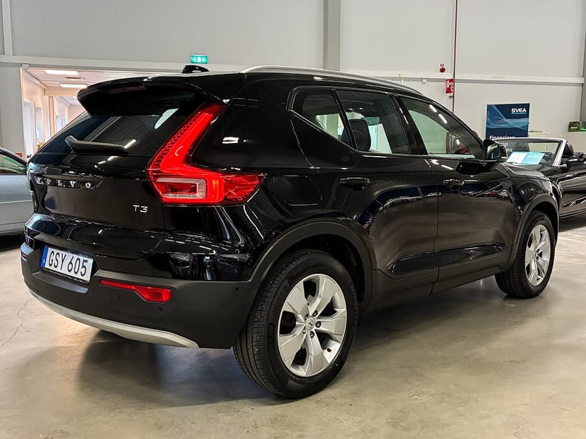 Bild 3 av Volvo XC40 T3 Momentum | Panorama | Värmare
