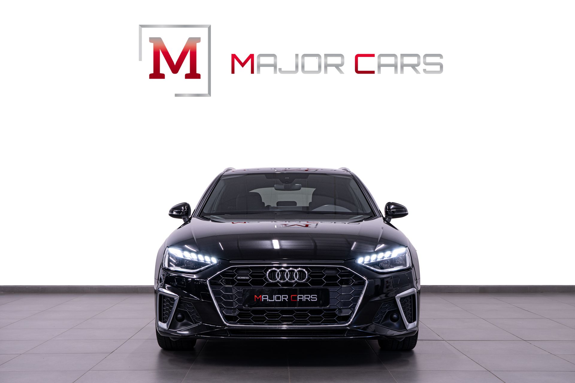 Audi A4 2023, bild 2/25