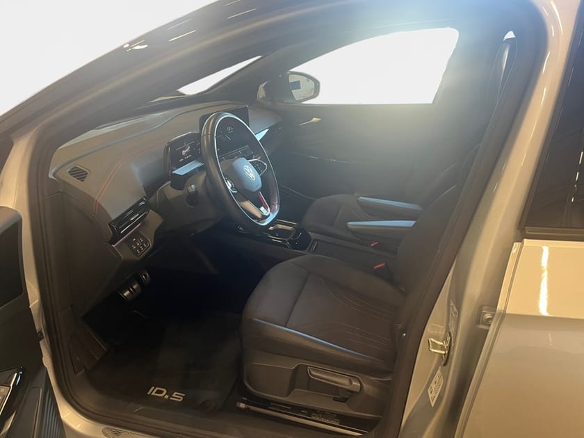 Bild 3 av Volkswagen ID.5 GTX 4MOTION Dragkrok/Backkamera