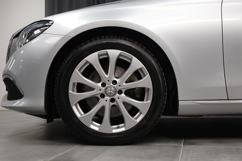 Bild 5 av Mercedes-Benz E 220 T d 4MATIC Exclusive Line HUD Burmester D-värm drag