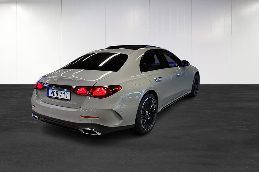 Bild 3 av Mercedes-Benz E 300 de 4MATIC 4M | AMG | Advanced Edition | 360 | Burmester | Pano | Nightpaket