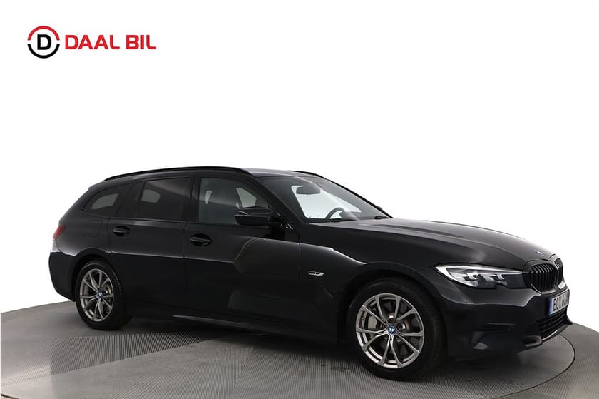 Bild 4 av BMW 330e xDrive Touring 292HK SPORT LINE DRAG B-KAMERA NFC