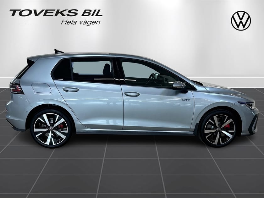 Bild 2 av Volkswagen Golf GTE 245 HK Aut Drag 360 kamera mm
