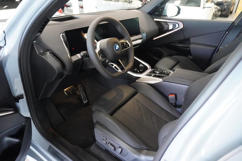 Bild 2 av BMW X3 30e xDrive M Sport Innovation H K HUD Drag