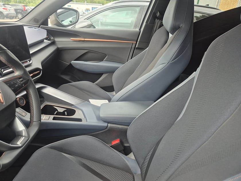 Bild 5 av CUPRA Terramar eTsi 150HK