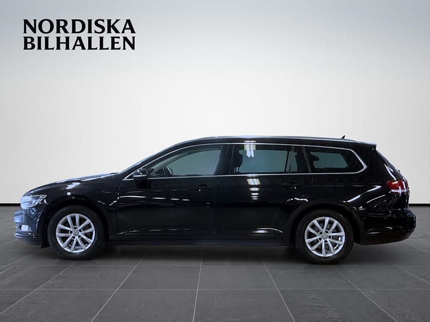 Bild 4 av Volkswagen Passat Sportscombi 2.0 TDI DPF BMT Base Kamera Drag Värmare