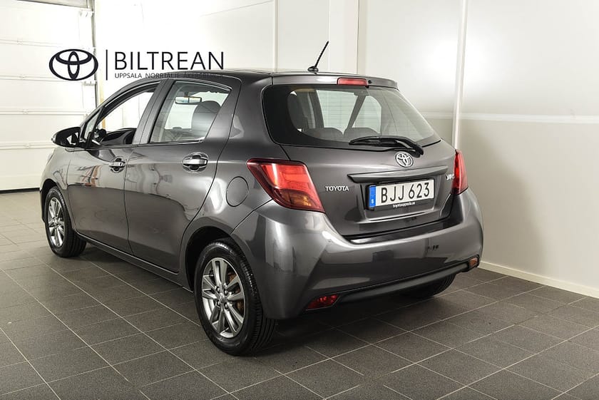 Bild 3 av Toyota Yaris 5-dörrar 1.33 Dual Active M&K-Värm Backkamera