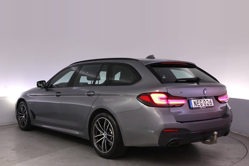 Bild 4 av BMW 530e xDrive Touring M-sport Kamera Värmare Navi Drag