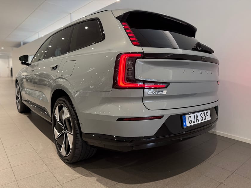 Bild 5 av Volvo EX90 Twin Motor Performance Ultra 7sätes / 360 Kamera / Panoramatak / Dragkrok / 10.000kr tillbehör/